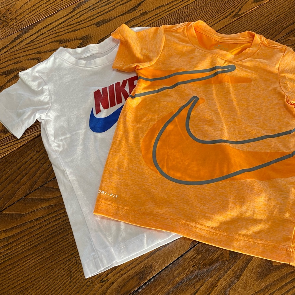 Lot of Nike t-shirts size 4t